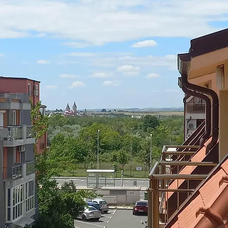 Sunny And Spacious - Quiet Area In By Flat Mаnager